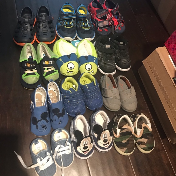 Baby/Toddler shoe lot - Picture 1 of 2